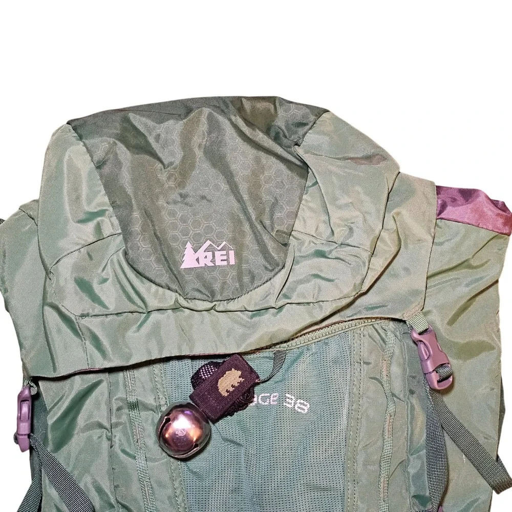 REI Passage 38 Youth Scouting Backpack Green Hiking Camping Hydration Overnight